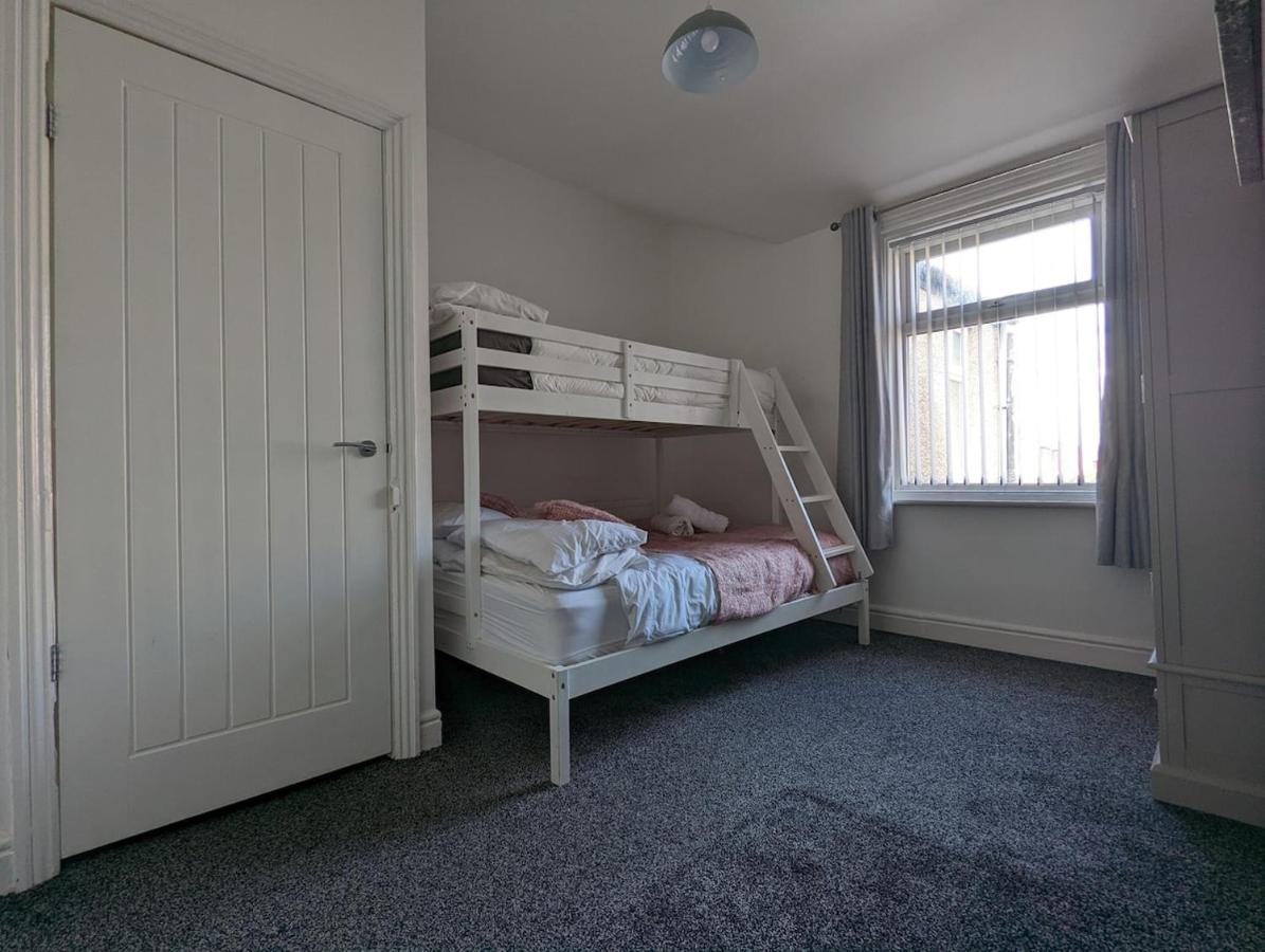 Seymour Home Free Allocated Parking Blackpool Exterior foto